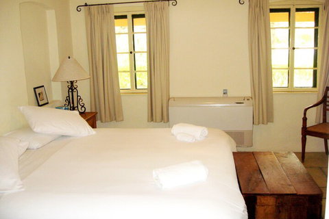 Goat Square Cottages - Kingaroy Accommodation 6