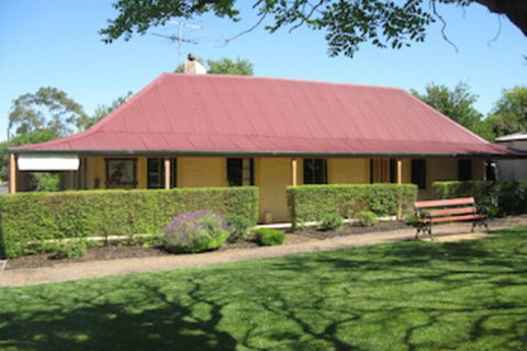 Goat Square Cottages - Kingaroy Accommodation 0