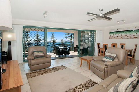 Norfolks On Moffat Beach - Kingaroy Accommodation 3