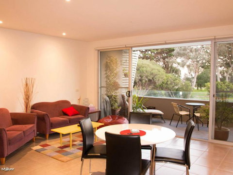 Westend Apartment At The Beach - Kingaroy Accommodation 5
