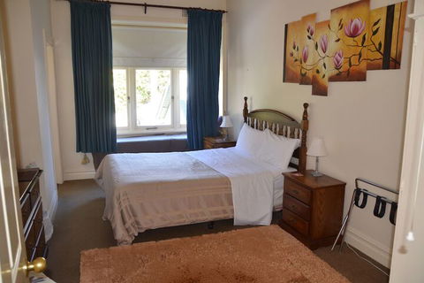 Leura House - Kingaroy Accommodation 2