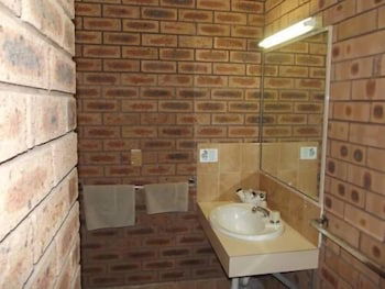 Cobar Town And Country Motor Inn - Kingaroy Accommodation 2