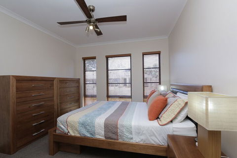 Jarelle House - Kingaroy Accommodation 4