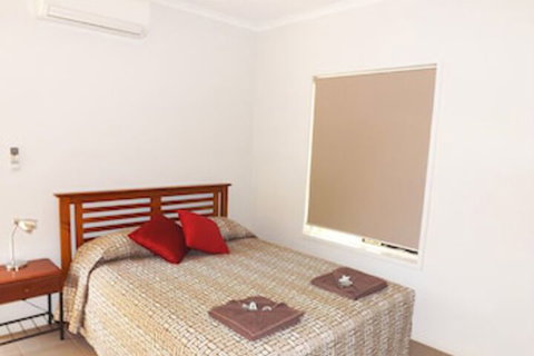 Derby Lodge Self Contained Apartments - Kingaroy Accommodation 5