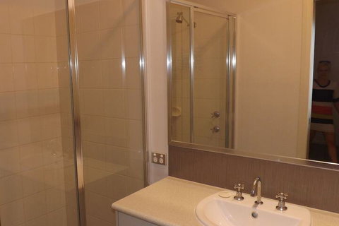 Derby Lodge Self Contained Apartments - Kingaroy Accommodation 7