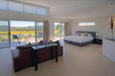 Azjure Studio Retreat - Kingaroy Accommodation 1