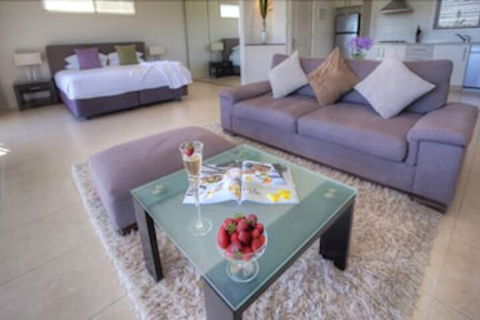Azjure Studio Retreat - Kingaroy Accommodation 4
