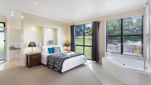 Ravensbourne Escape Stella Luna - Kingaroy Accommodation 3