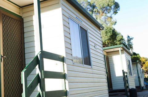 Strayleaves Caravan Park - Kingaroy Accommodation 2