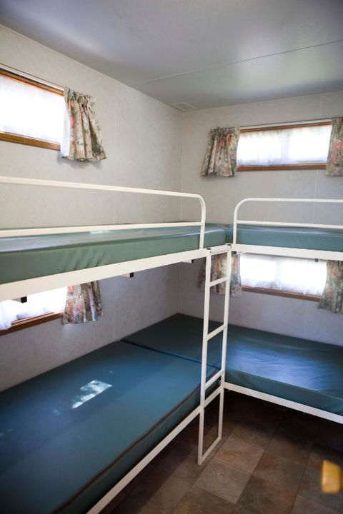 Strayleaves Caravan Park - Kingaroy Accommodation 6