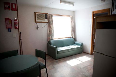 Strayleaves Caravan Park - Kingaroy Accommodation 3