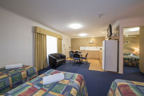 Cotswold Motor Inn - Kingaroy Accommodation 6