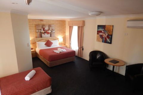 Cotswold Motor Inn - Kingaroy Accommodation 0