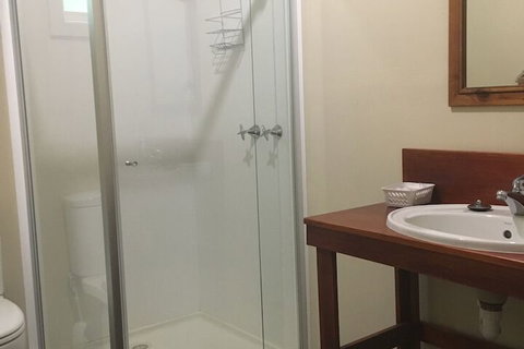 Neerim Country Cottages - Kingaroy Accommodation 6