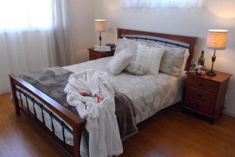 Tinaroo Sunset Retreat - Kingaroy Accommodation 7