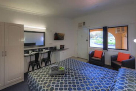 Twin Swans Motel - Kingaroy Accommodation 0
