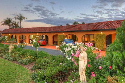 Twin Swans Motel - Kingaroy Accommodation 1