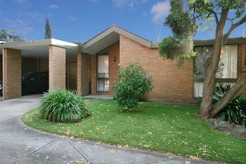 Wattle Holiday Rental - Kingaroy Accommodation 0