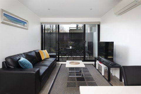 RNR Serviced Apartments North Melbourne - Kingaroy Accommodation 3