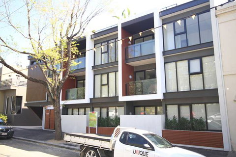 RNR Serviced Apartments North Melbourne - Kingaroy Accommodation 1