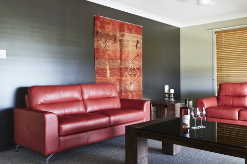 Ridgemill Escape - Kingaroy Accommodation 5