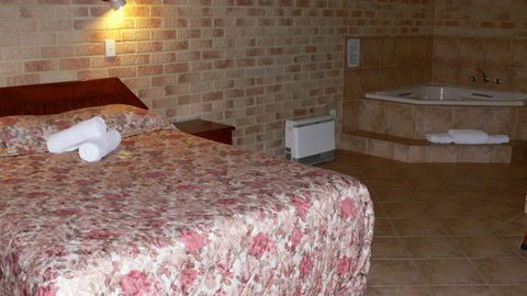 Spring Bay Villas - Kingaroy Accommodation 2