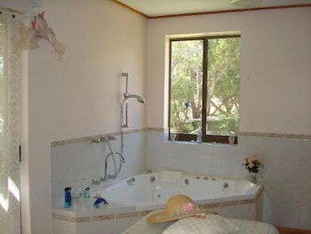 Pamela's Retreat - Kingaroy Accommodation 6