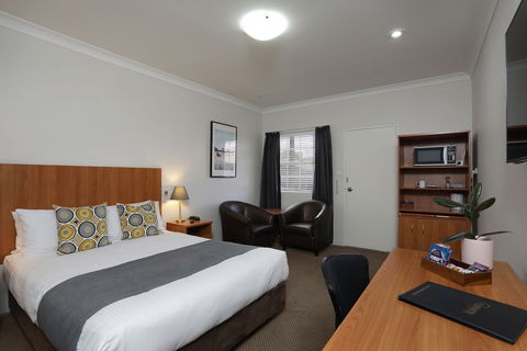 Cadman Motor Inn & Apartments - Kingaroy Accommodation 2