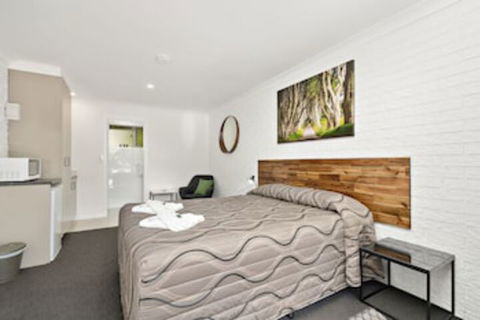 Beachmere Palms Motel - Kingaroy Accommodation 0