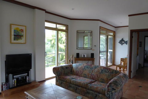 Sea Banksia - Kingaroy Accommodation 2