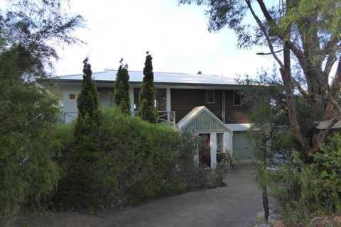 Sea Banksia - Kingaroy Accommodation 4