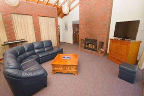 Derwent Retreat - Kingaroy Accommodation 0