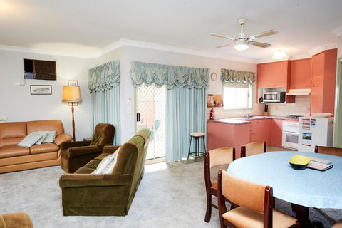 Bristol House Accommodation - Kingaroy Accommodation 3