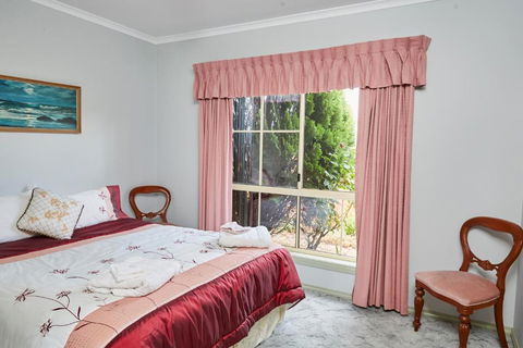 Bristol House Accommodation - Kingaroy Accommodation 6