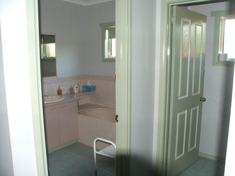 Bristol House Accommodation - Kingaroy Accommodation 2