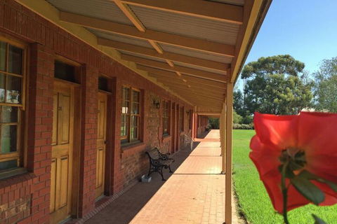 Coonawarra Units - Kingaroy Accommodation 7