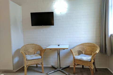 Lake Bolac Motel - Kingaroy Accommodation 5