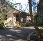 Ballarat cottages incorporating yarrowee cottage  Admirals cottage - Kingaroy Accommodation