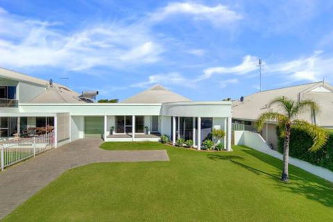 Busselton Beach Resort - Kingaroy Accommodation 0