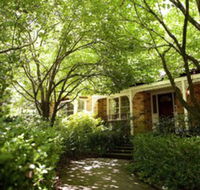 Leura Camellias - Kingaroy Accommodation