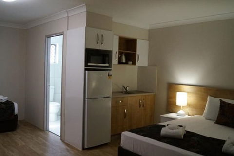Castle Crest Motel - Kingaroy Accommodation 4