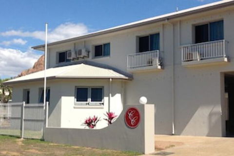 Castle Crest Motel - Kingaroy Accommodation 0