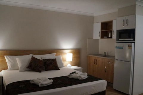 Castle Crest Motel - Kingaroy Accommodation 6