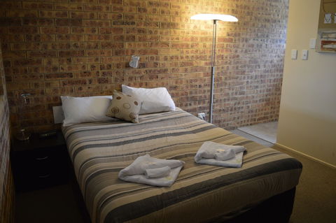 Golden Beach Motor Inn - Kingaroy Accommodation 4