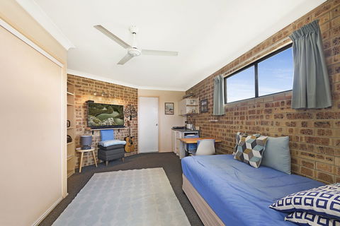 Golden Beach Motor Inn - Kingaroy Accommodation 3