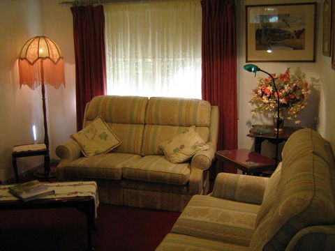 Cuddledoon Cottages Rutherglen - Kingaroy Accommodation 1
