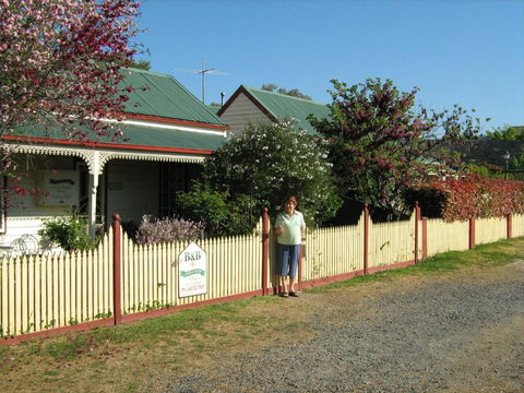 Cuddledoon Cottages Rutherglen - Kingaroy Accommodation 2
