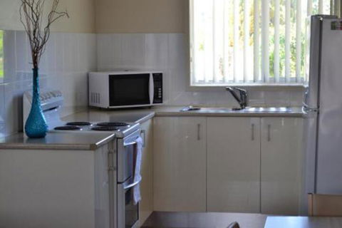 Sundial Holiday Units - Kingaroy Accommodation 5