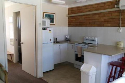 Sundial Holiday Units - Kingaroy Accommodation 4