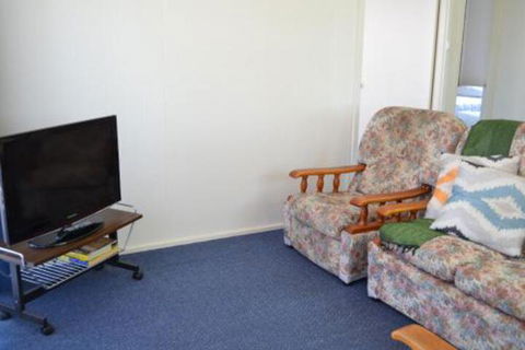 Sundial Holiday Units - Kingaroy Accommodation 3